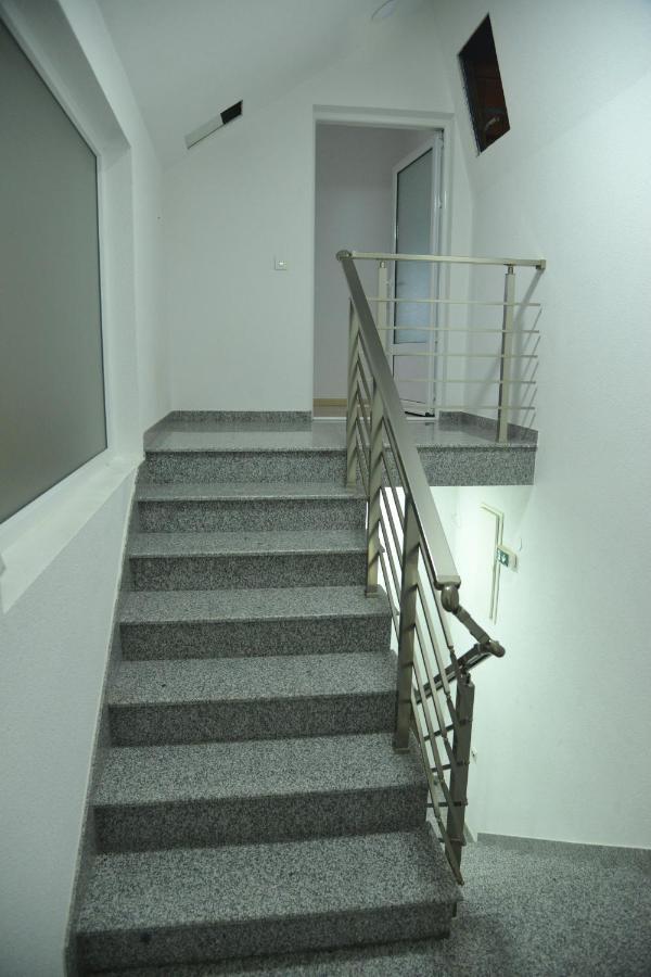 Binta Hostel Vranje Exterior photo